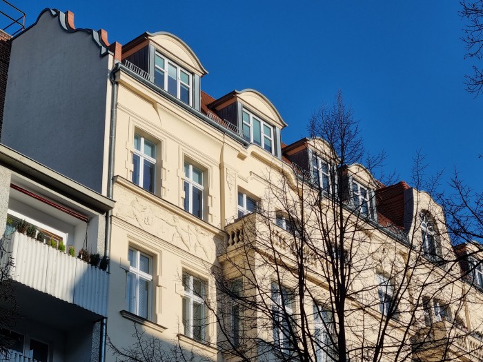 Das Galaxy S21 hat keinen optischen Dreifach-Zoom, sondern einen digitalen. (Bild: Tobias Költzsch/Golem.de)